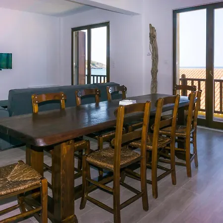 Creta Seafront Residences 3*