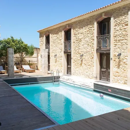 Creta Seafront Residences Отель